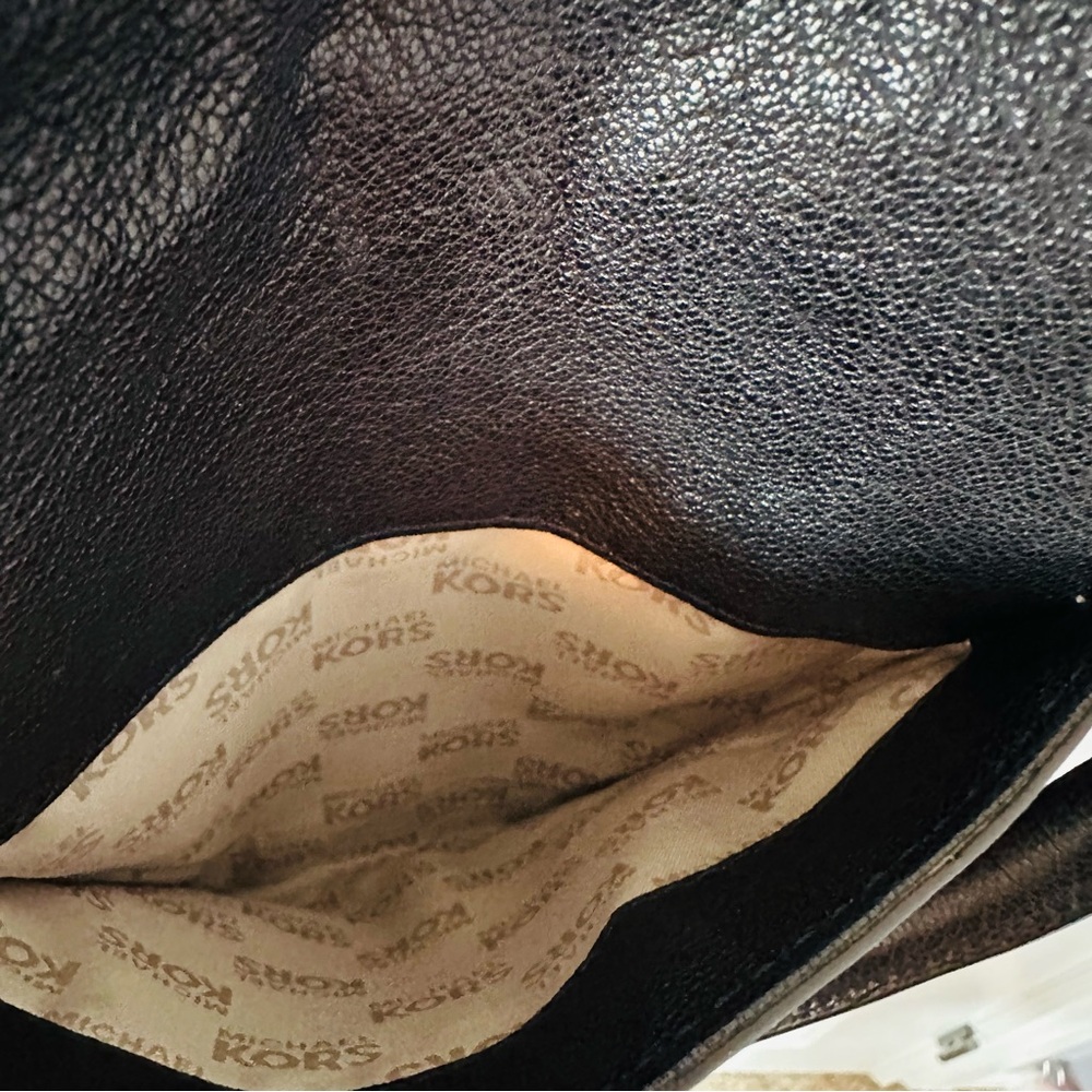 NWOT Michael Kors Medium McGraw Messenger Bag - Picture 9 of 14